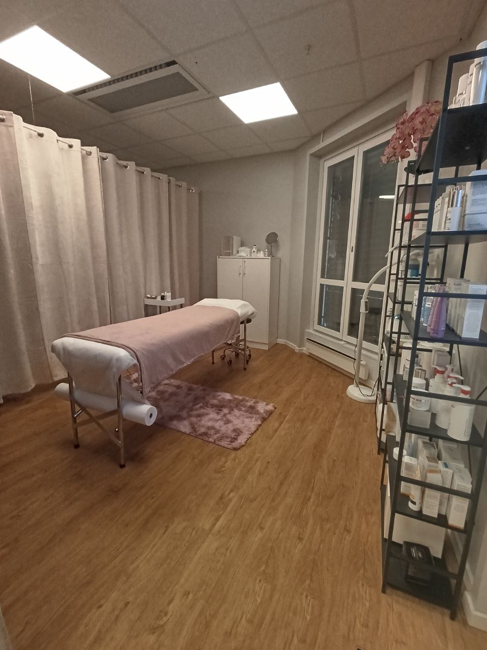 Professional massage room at BeautyCenter